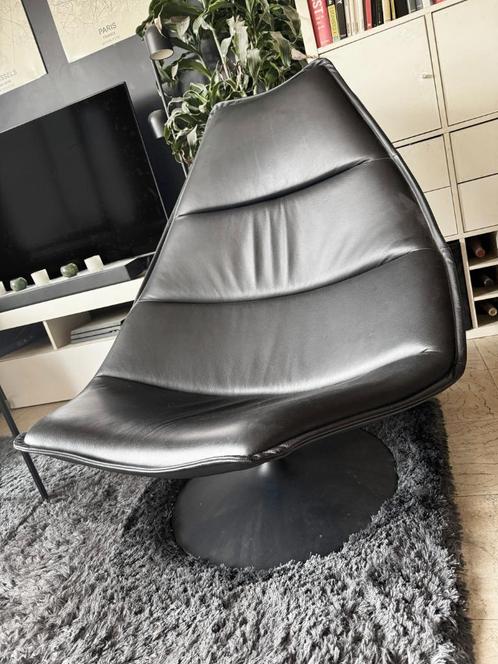 Originele Artifort F585 fauteuil – zwart leder, Huis en Inrichting, Zetels | Zetels, Zo goed als nieuw, Rechte bank, Eenpersoons