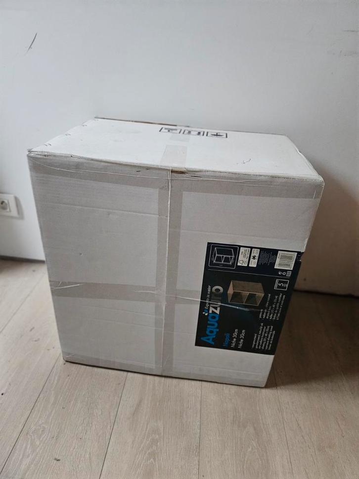 Nieuw in de verpakking, voorgemonteerde nichekast Aquazuro., Maison & Meubles, Salle de bain | Meubles de Salle de bain, Neuf