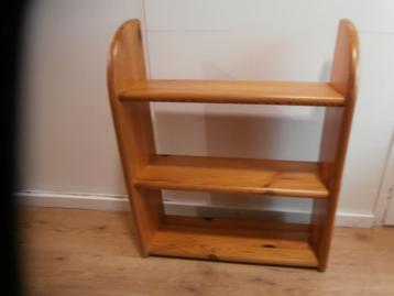 Etagère beschikbaar voor biedingen