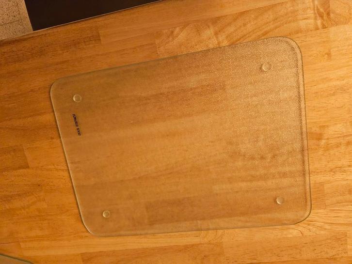 2 Glazen snijplanken met siliconen voetjes 28,5 x 40 cm., Huis en Inrichting, Keuken | Keukenbenodigdheden, Zo goed als nieuw