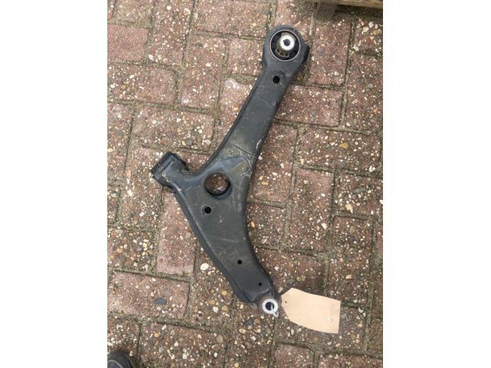 Draagarm links-voor van een Mercedes Sprinter, Auto-onderdelen, Ophanging en Onderstel, Mercedes-Benz, Gebruikt, 3 maanden garantie