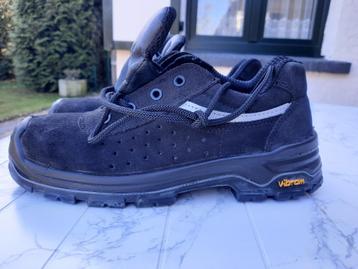 Werkschoenen M43 beschikbaar voor biedingen
