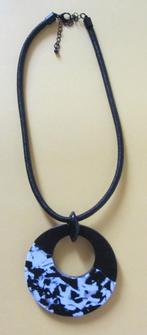 Halsketting - mooi fantasiejuweel, Handtassen en Accessoires, Kettingen, Ophalen of Verzenden, Zo goed als nieuw, Zwart, Kunststof