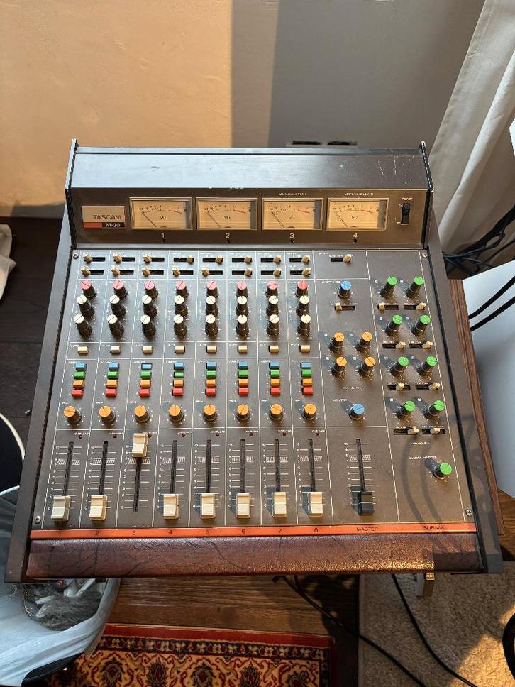 Tascam M30 8 kanaalsmixer, TV, Hi-fi & Vidéo, Appareils professionnels, Utilisé, Audio, Enlèvement