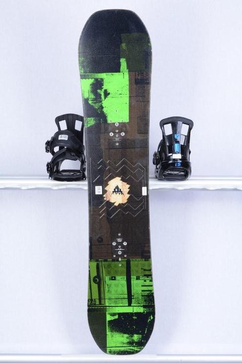 135 cm snowboard BURTON RADIUS, black/green, woodcore, FLAT, Sport en Fitness, Snowboarden, Gebruikt, Board, Verzenden