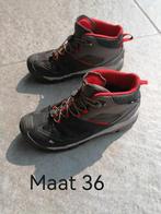 Wandelschoenen maat 36 en 37 Quecha., Ophalen, Zo goed als nieuw, Schoenen