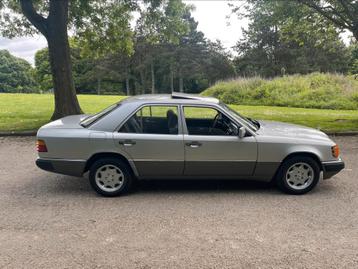Mercedes 250d oldtimer auto van bouwjaar 1990 toe en ja ctok beschikbaar voor biedingen