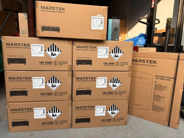 Marstek Venus E-A-D thuisbatterijen direct leverbaar INCLBTW, Bricolage & Construction, Électricité & Câbles, Neuf, Prise de courant