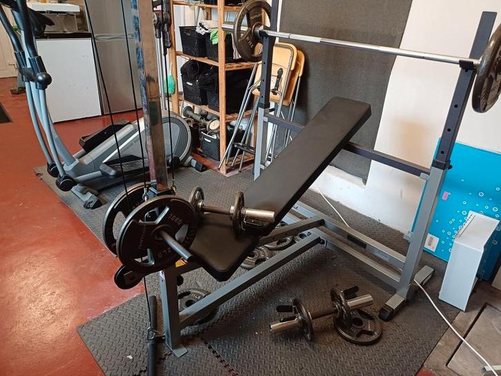 Compleet fitnesstoestel met barbell en dumbells 100kg, Sport en Fitness, Fitnessmaterialen, Zo goed als nieuw, Overige typen, Armen