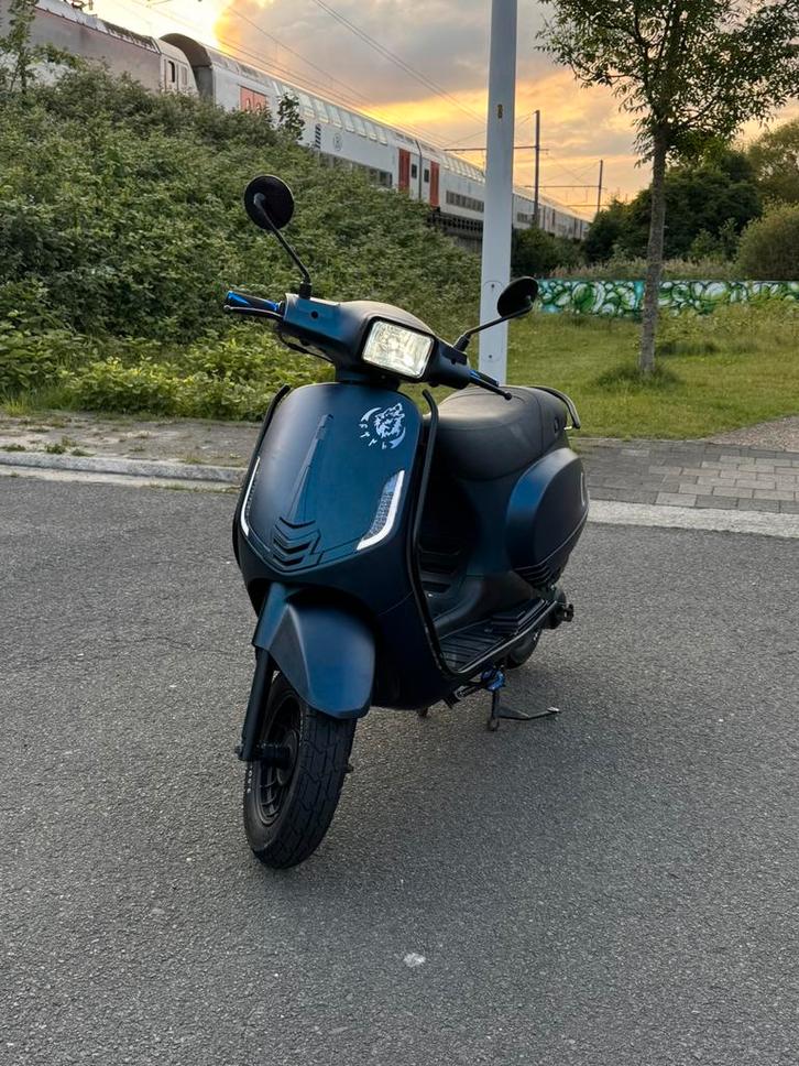 BTC riva Sport a klasse met extras, Fietsen en Brommers, Snorfietsen en Snorscooters, Zo goed als nieuw, Overige merken, Benzine