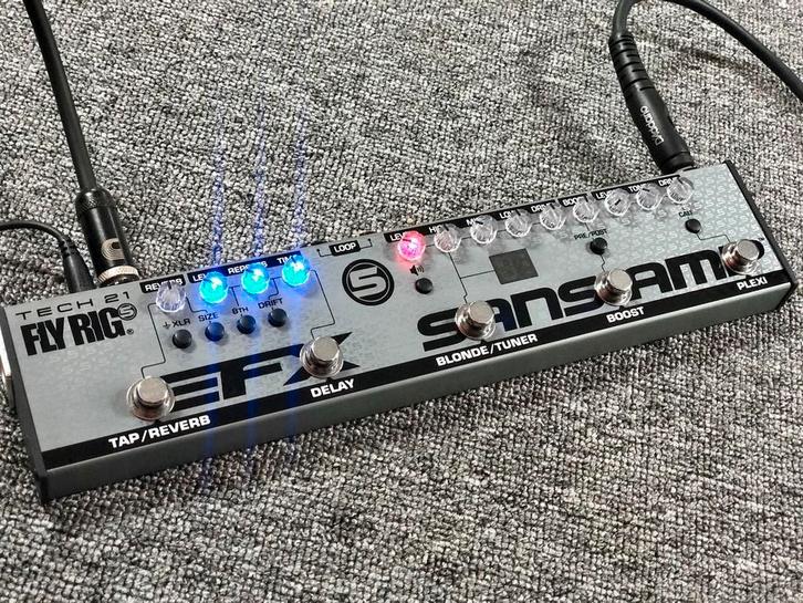 Tech 21 Fly Rig 5 v2 / Tech 21 Power Engine 60 Cabinet, Muziek en Instrumenten, Effecten, Zo goed als nieuw, Overige typen, Ophalen