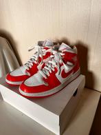 Air Jordan 1 mid - AIR JORDAN 1 MID WHITE/HABANERO RED-WHITE, Kleding | Heren, Schoenen, Ophalen, Sportschoenen, Nike, Gedragen