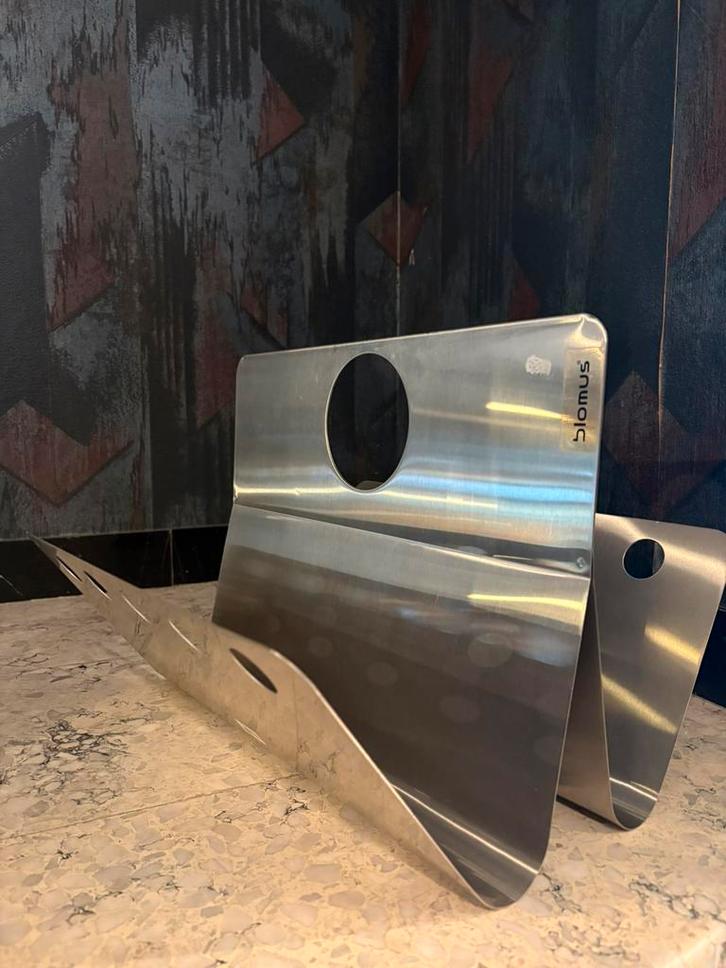 BLOMUS design rvs lectuurbak, Huis en Inrichting, Woonaccessoires | Krantenbakken en Lectuurbakken, Zo goed als nieuw, Ophalen of Verzenden