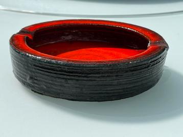 Rogier Vandeweghe  Amphora red glaze ceramic sixties design beschikbaar voor biedingen