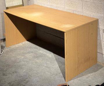 bureau beschikbaar voor biedingen