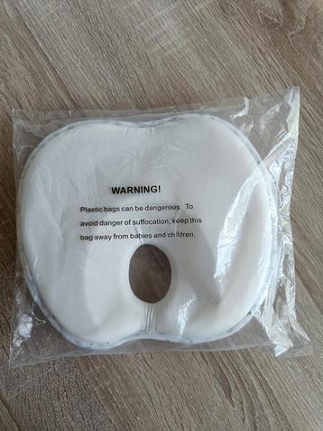 Baby hoofdkussentje beschikbaar voor biedingen