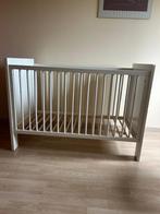 Wit babybedje Quax “Mila” incl. matras, Kinderen en Baby's, Babywiegjes en Ledikanten, Ophalen, Zo goed als nieuw, Ledikant