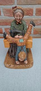 Beeldje oma met naaimachine hoogte 20 cm, Verzamelen, Ophalen