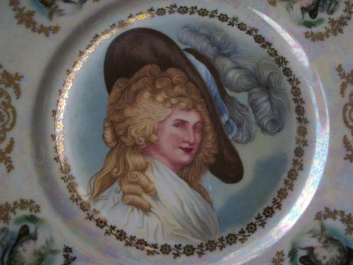 BAVARIA porseleinen bord - Portret van een vrouw, Antiek en Kunst, Antiek | Porselein, Ophalen of Verzenden