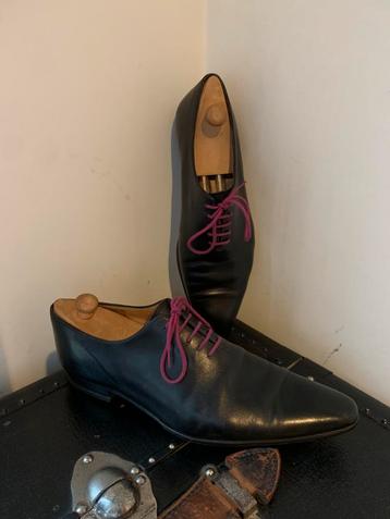 Paar zwarte leren schoenen van Finsbury beschikbaar voor biedingen