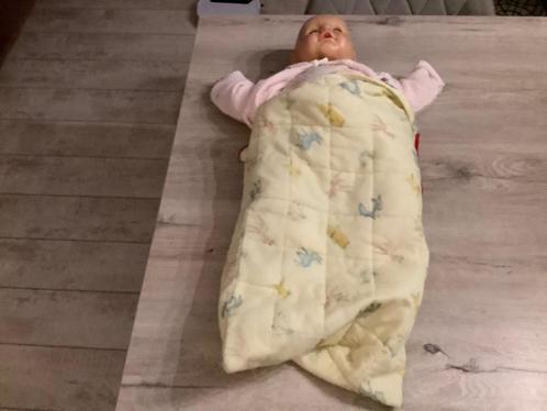 Baby speelpop in slaapzak (58 cm), Kinderen en Baby's, Speelgoed | Poppen, Gebruikt, Babypop, Ophalen of Verzenden