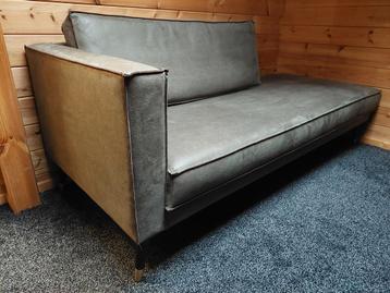 Divaro loungezetel. Olijfgroen microleder.  beschikbaar voor biedingen