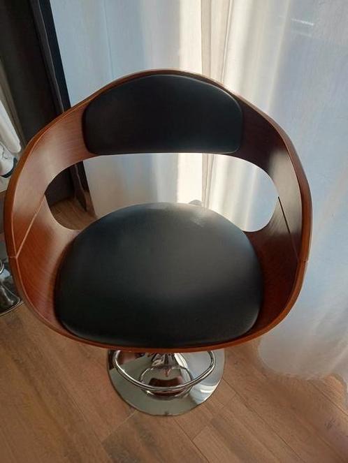 Barkrukken, 2 stuks, Huis en Inrichting, Stoelen, Gebruikt, Hout, Bruin, Ophalen