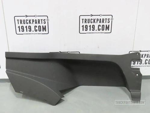Volvo 82819477 |  Afdekkap opstap Re., Auto-onderdelen, Vrachtwagen-onderdelen, Volvo, Carrosserie en Plaatwerk, Gebruikt, Ophalen