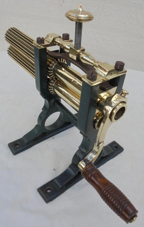 Antieke plooimachine strijkijzer klederdracht mutsen, Antiek en Kunst, Antiek | Gereedschap en Instrumenten, Ophalen of Verzenden