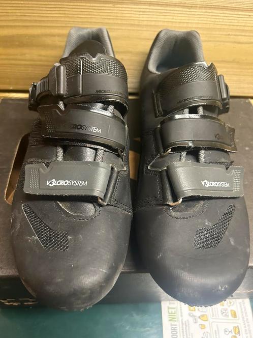 Btwin koersschoenen maat 42 zwart, Sports & Fitness, Cyclisme, Comme neuf, Chaussures, Enlèvement ou Envoi