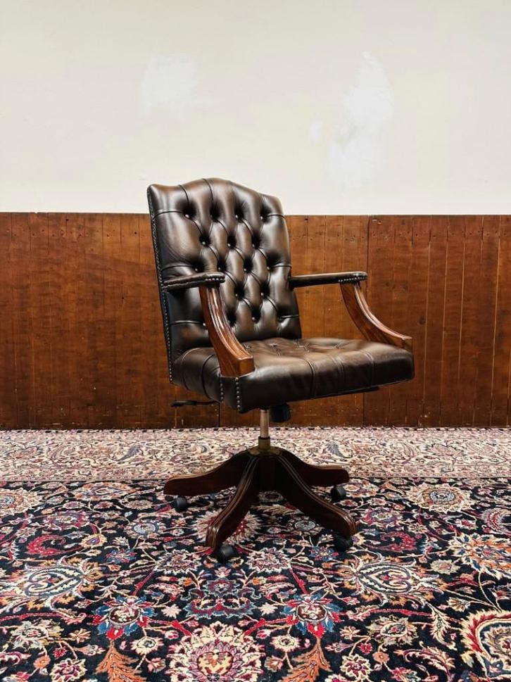 Engels Klassiek Chesterfield Bureaustoel, Antiek en Kunst, Antiek | Kantoor en Zakelijk, Ophalen of Verzenden