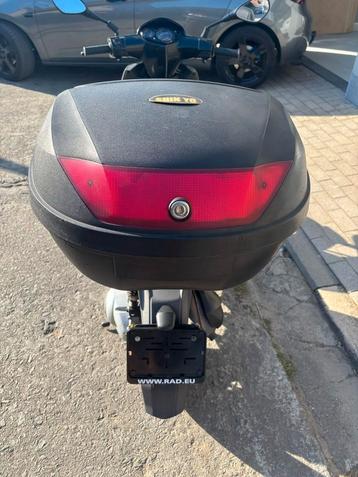 Kofferbak inclusief alle bevestiging voor Aprilia sr beschikbaar voor biedingen