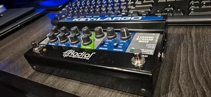 Radial Key Largo keyboard mixer

Soundcard, Computers en Software, Videokaarten, Ophalen of Verzenden