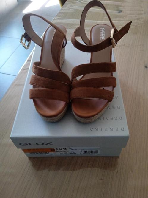 SANDALES BEIGE DE GEOX TAILLE 38,5, Vêtements | Femmes, Chaussures, Comme neuf, Sandales et Mûles, Beige, Envoi