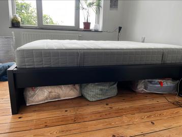 Matelas et sommier Ikea 160cm beschikbaar voor biedingen