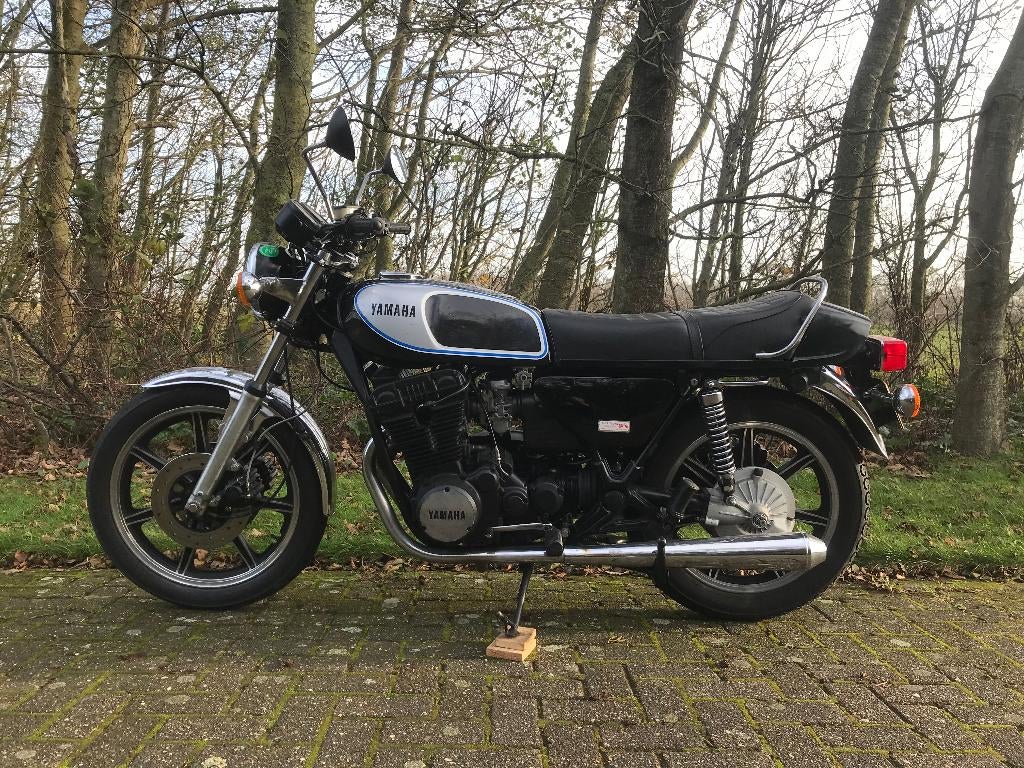 Yamaha XS750, Entreprise, Plus de 35 kW, 3 cylindres, Transmission par cardan