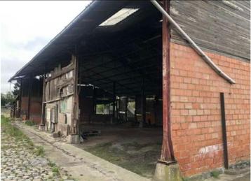 Hangar à louer avec plein de possibilités beschikbaar voor biedingen
