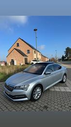 Skoda Superb Superb PHEV 1.4 TSI PANO DSG  NEW MODEL, Autos, Skoda, Argent ou Gris, Euro 6, 1200 kg, Carnet d'entretien