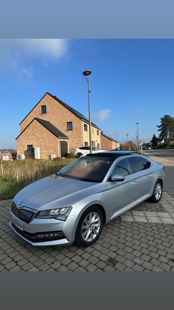 Skoda Superb Superb PHEV 1.4 TSI PANO DSG  NEW MODEL, Autos, Skoda, Particulier, Superb, ABS, Caméra de recul, Phares directionnels
