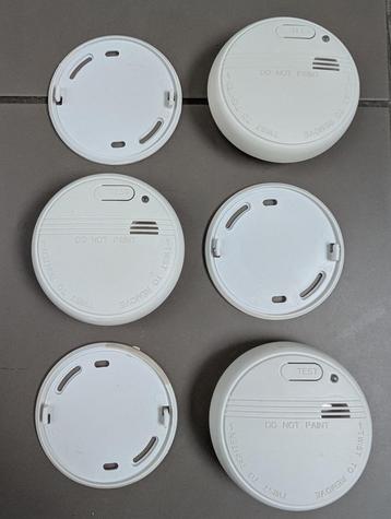 3 BASETech rookmelders met vervangbare batterij beschikbaar voor biedingen