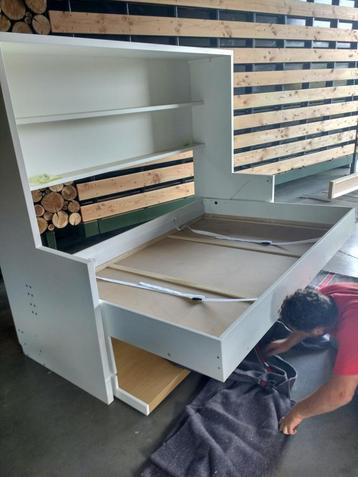 Convertible Bureau-Bed Combinatie – Zelf af te halen beschikbaar voor biedingen