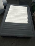 Intex matras 2 persoons met geintegreerde pomp, Caravans en Kamperen, Ophalen of Verzenden, Ingebouwde pomp, Gebruikt