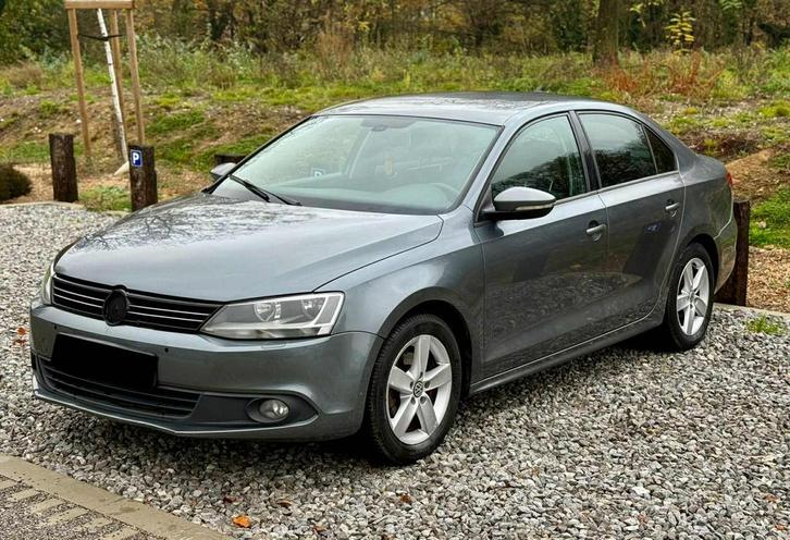 VW JETTA 2012 1.6TDI 105ch euro5, Auto's, Volkswagen, Particulier, Jetta, Airbags, Airconditioning, Alarm, Bluetooth, Boordcomputer