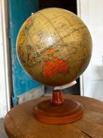 Wereldbol met houten voet – decoratief & educatief, Ophalen, Interactief, Gebruikt