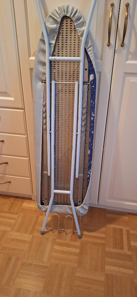 strijkplank, af te halen Mortsel met gepast geld, Elektronische apparatuur, Strijkijzers en Strijkplanken, Gebruikt, Ophalen