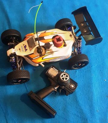 Hobbytech STR8 RTR met een snelle SH .21 nitro motor (3.5cc) beschikbaar voor biedingen