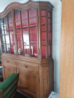 Vitrinekast, Ophalen