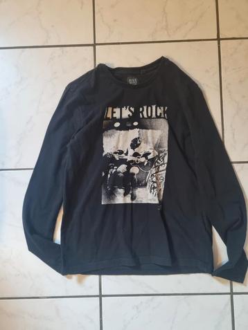 Sweater beschikbaar voor biedingen