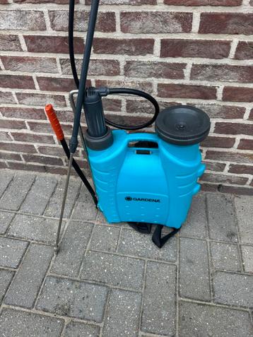 gardena hand sproeier 12 liter beschikbaar voor biedingen
