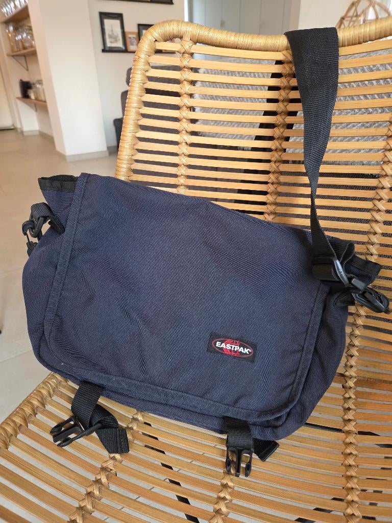Sac bandouillère EASTPAK, Enlèvement, Comme neuf, Bleu, Autres marques